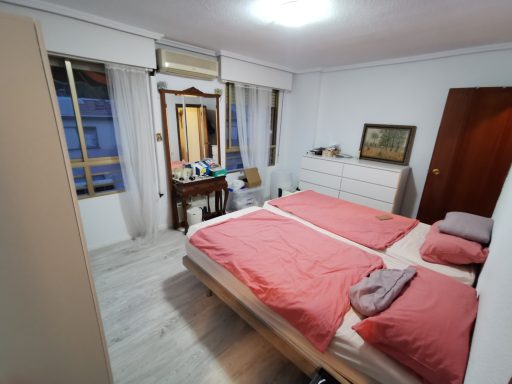 Habitación con cama doble y aseo compartido 480€